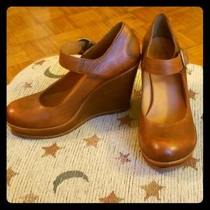Kork-Ease brown leather platform Mary jane heels